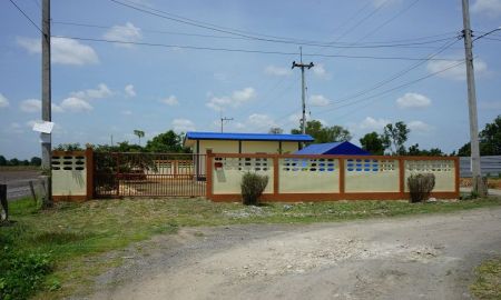 ขายโรงงาน / โกดัง - ขาย ที่ดิน 4 ไร่ 58 ตร.ว. พร้อมสิ่งปลูกสร้าง เป็นศูนย์ฝึก รปภ, ฝึกพนักงานดับเพลิง และสนามยิงปืน มีใบอนุญาต