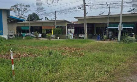 ขายที่ดิน - ขายด่วน ที่ดินติดถนนสาธารณะ ขนาด 2 งาน 95 ตร.วา ทำเลสัตหีบ ห่างจากถนนสุขุมวิทเพียง 850 เมตร เหมาะสำหรับซื้อไว้ปลูกบ้านพักอาศัย ทำธุรกิจขนาดเล็ก