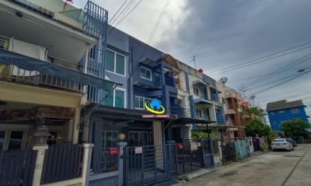 ขายทาวน์เฮาส์ - ขายทาวน์โฮม 3 ชั้น รีโนเวทใหม่ทั้งหลัง พร้อมอยู่! ทำเลทองซอยมัยลาภ (รามอินทรา 14 / ประเสริฐมนูกิจ 29)