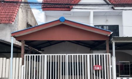 ขายทาวน์เฮาส์ - ขายด่วน บ้านทาวน์เฮ้าส์ ราษฎร์อุทิศ 54 หมู่บ้านฉัตรหลวง ถูกที่สุดในหมู่บ้าน ใกล้รถไฟฟ้า เจ้าของขายเอง ยินดีรับนายหน้า