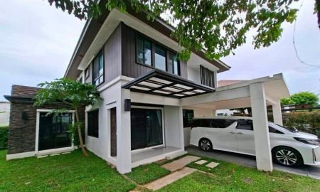 ให้เช่าบ้าน - ให้เช่าบ้านเดี่ยวติดเมกะบางนา พร้อมเข้าอยู่ Mantana Bangna Km.7 บ้านพื้นที่สนามหญ้ากว้าง