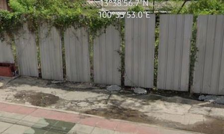 ขายที่ดิน - ขายที่ดินทำเลศักยภาพ ติดถนนปู่เจ้าสมิงพราย ขนาด 60.4 ตร.วา เหมาะสำหรับทำอาคารพาณิชย์เพื่อการค้า หรือปลูกสร้างเพื่ออยู่อาศัยในทำเลใกล้เมือง