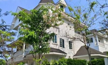 ให้เช่าบ้าน - ให้เช่าบ้านเดี่ยวหรู 3 ชั้นสไตล์ยุโรป Fantasia Villa Bangna เดินเพียง 350 เมตรถึง MRT สถานีศรีเอี่ยม