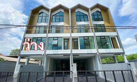 ให้เช่าบ้าน - ปล่อยเช่าโฮมออฟฟิศหลังมุม 4 ชั้น 237 ตร.ม. ซอยวชิรธรรมสาธิต 60 เข้าออกสะดวกเชื่อมสุขุมวิท-อุดมสุข ใกล้ BTS 2 สถานี