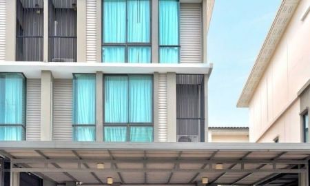 ขายทาวน์เฮาส์ - ขาย Patio พัฒนาการ 32 | ทาวน์โฮม 3.5 ชั้น Double Volume Built-in ทั้งหลัง พร้อมเข้าอยู่ ทำเลใกล้เมือง พัฒนาการ-อ่อนนุช