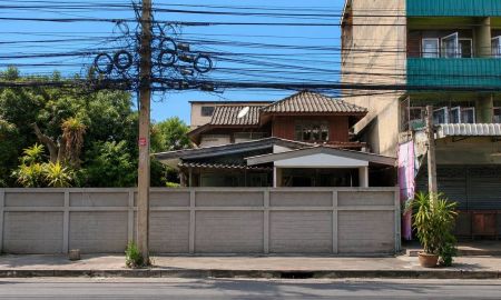ขายที่ดิน - ที่ดินพร้อมบ้านไม้ 2 ชั้น พระราม 6 ซอย 19 ถนนพระรามที่ 6 กรุงเทพ ราคาพิเศษ ที่ดินบนทำเลใจกลางเมือง ใกล้รถไฟฟ้า และทางด่วน