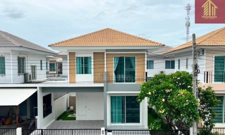 ขายบ้าน - บ้านแฝดสไตล์บ้านเดี่ยว กรูฟวิลล์ บางนา รีโนเวทตกแต่งใหม่ ทำเลใกล้เมกา บางนา ราคาพิเศษ