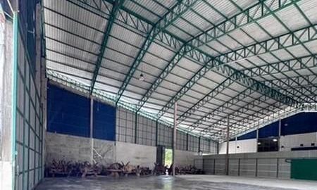 ให้เช่าโรงงาน / โกดัง - ให้เช่าโกดัง-โรงงาน มีใบ รง.4 นาวุ้ง เมืองเพชรบุรี ขนาด 900 ตร.ม. สูง 14 เมตร มีไฟฟ้า 3 เฟสพร้อมใช้งาน