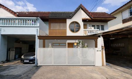 ขายทาวน์เฮาส์ - ขายขาดทาวน์เฮ้าส์ รีโนเวทใหม่ ลาดพร้าว 71 ซอยสังคมสงเคราะห์ 24 ขนาด 17 ตารางวา 2 ห้องนอน แขวงลาดพร้าว เขตลาดพร้าว กรุงเทพมหานคร