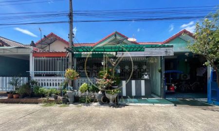 ขายทาวน์เฮาส์ - ขายด่วน ทาวน์เฮ้าส์ชั้นเดียว หมู่บ้านบัวคลี่ 9 ลาดหลุมแก้ว ราคาเพียง 1,100,000 บาท (ต่อรองได้)