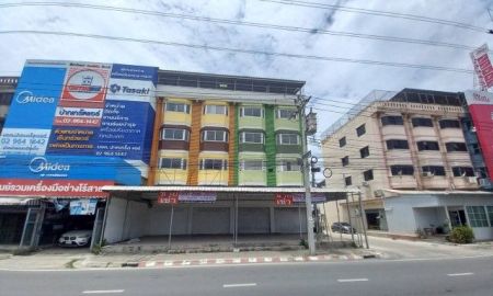 ขาย-ให้เช่าอาคารพาณิชย์ / สำนักงาน - ขายและเช่า อาคารพาณิชย์ 4.5 ชั้น 4 คูหา ติดถนนติวานนท์ เนื้อที่ 92 ตร.วา 4นอน16น้ำ ใกล้ถ.รัตนาธิเบศร์ ถ.แจ้งวัฒนะ เมเจอร์ฮอลลีวูด เซ็นทรัลแจ้งวัฒนะ
