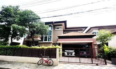ให้เช่าบ้าน - ให้เช่า] หมู่บ้าน เดอะ กรีน การ์เด้น บางนา กม.8 / 3 ห้องนอน 3 ห้องน้ำ / 70 ตรว. 200 ตรม. **50,000**