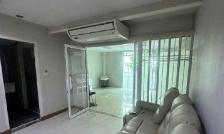 ให้เช่าอาคารพาณิชย์ / สำนักงาน - ให้เช่าทาวน์โฮม 4 ชั้น ถนนวิภาวดี2 แอร์5เครื่องเฟอร์นิเจอร์ครบ มี 5 นอน 6 น้ำ ราคาเช่าเดือนละ 45,000 บาท