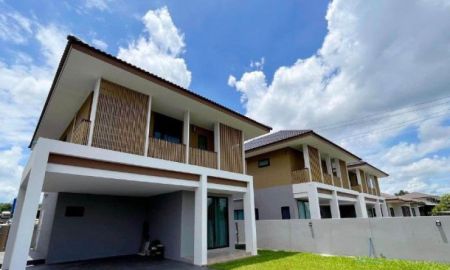 ขายบ้าน - บ้านเดี่ยว 2 ชั้น สันทราย สภาพใหม่มาก บรรยากาศเงียบสงบ เป็นส่วนตัว นอกโครงการ พร้อมเฟอร์นิเจอร์และเครื่องใช้ไฟฟ้าครบ เข้าอยู่ได้ทันที