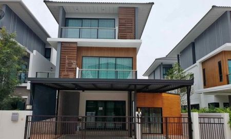 ให้เช่าบ้าน - บ้านแฝด 46 ตร.วา 4 ห้องนอน 4 ห้องน้ำ ศุภาลัยเอสเซนต์ ลาดพร้าว 107 ต่อเติมเต็มพื้นที่ มีครัวไทย ชานบ้าน หลังคาโรงรถ