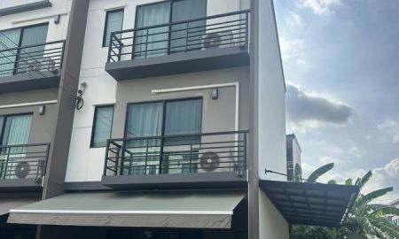 ให้เช่าบ้าน - ให้เช่า บ้านกลางเมือง ศรีนครินทร์ - อ่อนนุช ซ. อ่อนนุช 70/1 ถ. สุขุมวิท77 ทาวน์โฮม3ชั้น 3นอน3น้ำ เฟอร์ครบพร้อมเครื่องใช้ไฟฟ้า