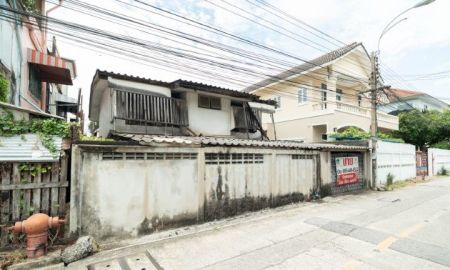 ขายที่ดิน - ขายที่ดิน พร้อมสิ่งปลูกสร้าง 57 ตรว. หมู่บ้านพรสว่างนิเวศน์ 14 สุขุมวิท 111