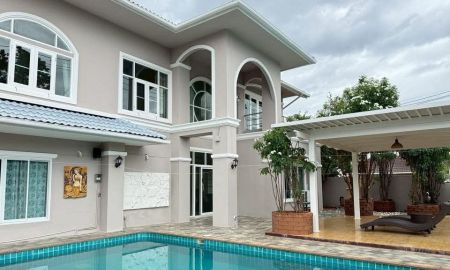 ขาย-ให้เช่าบ้าน - Pool Villa รีโนเวทใหม่ พร้อมเข้าอยู่ ทำเลทองรวมโชค (น้ำไม่ท่วม) ส่วนตัวที่สุด บ้านหัวมุมไม่ติดใคร