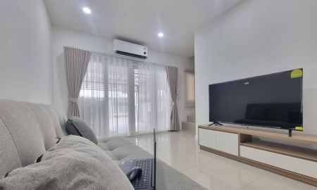 ให้เช่าทาวน์เฮาส์ - ให้เช่าทาวน์โฮมรีโนเวทใหม่เอี่ยม บ้านสวย สภาพมือหนึ่ง เฟอร์นิเจอร์ครบครัน