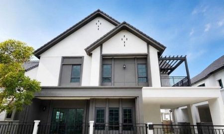 ให้เช่าบ้าน - ให้เช่าบ้านหรู Centro Bangna Phase 2 หลังมุม 300 ตร.ม. 4 นอน 5 น้ำ ใกล้ Mega Bangna 140000 บาท