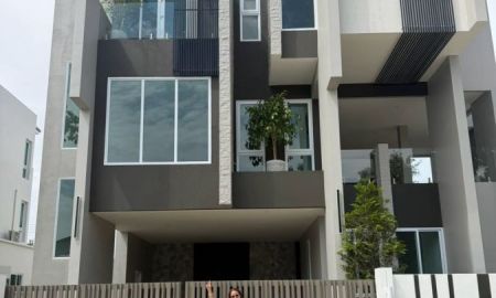 ขายบ้าน - บ้าน 3 ชั้น ดีไซน์โมเดิร์น ถนนเชียงใหม่-หางดง Work Life Luxury Living (บ้านแหวน)