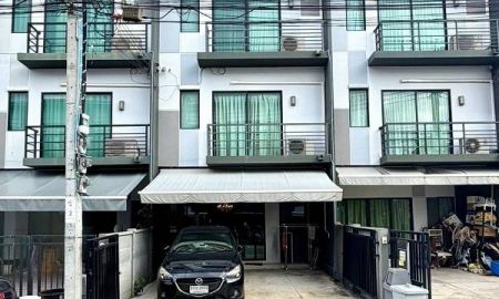 ขายทาวน์เฮาส์ - ขาย ทาวน์โฮม 3 ชั้น หมู่บ้านกลางเมือง สุขสวัสดิ์