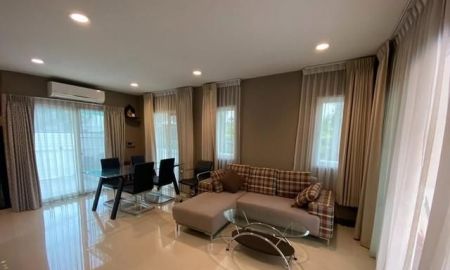 ให้เช่าทาวน์เฮาส์ - ปล่อยเช่าทาวน์โฮมหลังมุม Pet Friendly เลี้ยงสัตว์ได้ บ้านกลางเมือง พระราม 9-มอเตอร์เวย์ มีสวนข้างบ้าน ประตู Windsor เก็บเสียง พร้อมจุดชาร์จ EV