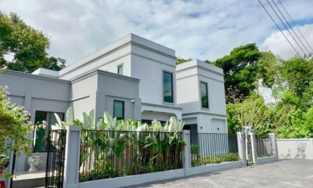 ขายบ้าน - บ้านหรูสไตล์Modern Englishทำเลทองโซนรวมโชค
