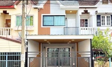 ขายทาวน์เฮาส์ - บ้านทาวน์เฮาส์รีโนเวทใหม่ทั้งหลัง พร้อมเข้าอยู่ ซอยสวนผัก 19 ตลิ่งชัน ถนนพุทธมณฑลสาย 1