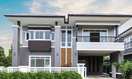 ขายบ้าน - บ้านแปลงสวย สภาพใหม่ พื้นที่กว้างขวาง โปร่งสบายด้วยแสงธรรมชาติตลอดวัน บรรยากาศเงียบสงบ เป็นส่วนตัว บนทำเลศักยภาพถนนสันกำแพงสายใหม่ ใกล้เมืองเชียงใหม่