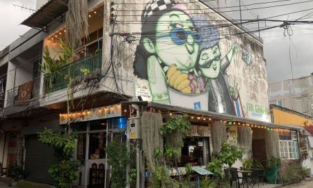 ขายอาคารพาณิชย์ / สำนักงาน - เซ้งกิจการร้านอาหาร พร้อม Rooftop Bar 3 ชั้น ย่านเมืองเก่าเชียงใหม่ ทำเลทอง ใกล้ประตูท่าแพ พร้อมอุปกรณ์ครบ