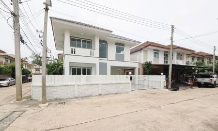 ขายบ้าน - ขายราคาพิเศษ บ้านเดี่ยว 2 ชั้น หมู่บา้นฉัตรหลวง 11 ขนาด 3 ห้องนอน 3 ห้องน้ำ บ้านหัวมุม ขนาด 51 ตารางวา