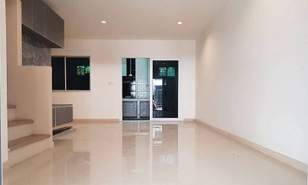 ขายบ้าน - บ้านพระราม2 ทาวน์โฮม 3 ชั้น 5 นอน 3 น้ำพร้อมอยู่