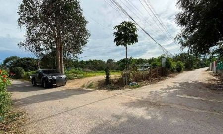 ขายที่ดิน - ขายที่ดินตำบลน้ำแพร่หางดงห่างถนนหลัก 900 เมตรติดถนนสองด้านพร้อมโอน