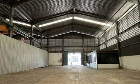 ให้เช่าโรงงาน / โกดัง - โกดัง 2,280 ตรม เครน 5 ตัน จำนวน 2 ตัวมีออฟฟิศในตัวโกดัง ถนนเทพารักษ์ ต.บางพลีใหญ่