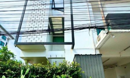 ให้เช่าทาวน์เฮาส์ - ทาวน์โฮม 2 ชั้น Mobius Condo พร้อมเข้าอยู่ ให้ความรู้สึกเหมือนบ้าน ทำเล ใกล้ รพ.ลานนา นิมมาน เมญ่า เฟอร์นิเจอร์และเครื่องใช้ไฟฟ้า
