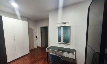 ให้เช่าบ้าน - ใกล้ SRT จตุจักรแค่ 350 ม.! ปล่อยเช่าบ้านเดี่ยวหรู 3 ชั้น "บ้านกลางกรุง เดอะนีซ รัชวิภา" แต่งครบ มีห้องทำงานส่วนตัว