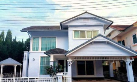 ให้เช่าบ้าน - บ้านเดี่ยว ในหมู่บ้านภานน ใกล้รวมโชค และห้างเซ็นทรัลเฟส เฟอร์นิเจอร์ครบ พร้อมเข้าอยู่ บรรยากาศเงียบสงบ