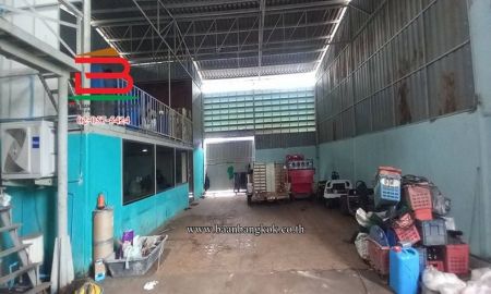 ขายโรงงาน / โกดัง - โกดัง ซอยอนุรักษ์ 8 (เชียงราก-บางปะอิน) เนื้อที่ 121.2 ตรว. ใกล้นิคมอุตสาหกรรมนวนคร ตำบลเชียงราก อำเภอบางปะอิน จังหวัดพระนครศรีอยุธยา