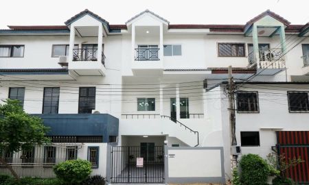 ขายทาวน์เฮาส์ - ขายราคาพิเศษ ทาวน์โฮม 3 ชั้น หมู่บ้านบำรุงวงศ์ ขนาด 5 ห้องนอน 4 ห้องน้ำ บ้านเล่นระดับ (กาญจนาภิเษก-ปลายบาง) ขนาด 23.2 ตารางวา