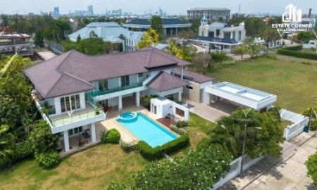 ขายบ้าน - อัครคฤหาสน์หรูบนสนามกอล์ฟ Summit Windmill Golf Club บ้านหลังใหญ่ระดับ Luxury บนที่ดิน 618.8 ตร.ว. พื้นที่ใช้สอย 1,369 ตร.ม.