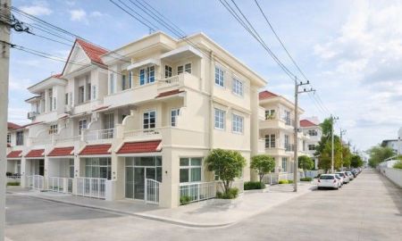 ให้เช่าทาวน์เฮาส์ - ทาวน์โฮมโชคชัย 4 ให้เช่า 3 ชั้น 4นอน 3น้ำ ใกล้ MRT โชคชัย4 1กม. ใกล้โรงเรียนสตรีวิทยา2 ตลาดโชคชัย4 36 ตร.ว. 200 ตร.ม. ลาดพร้าว