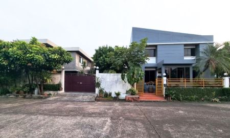 ขายบ้าน - ขายบ้านลาดพร้าว101แยก44 หมู่บ้านเสรีลาดพร้าว บ้านหลังมุม 2 หลัง ในพื้นที่ 164 ตร.วา บ้านสร้างเอง ออกแบบตกแต่งดูดีมีระดับ ขาย 16.9 ล้าน