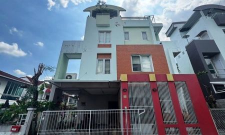 ให้เช่าบ้าน - ให้เช่าบ้านเดี่ยว ซอยลาดพร้าว 101 แยก 13 บางกะปิ กรุงเทพ เนื้อที่ 41 ตร.ว. 4 ชั้น 6 นอน 4 น้ำ