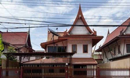 ให้เช่าบ้าน - ให้เช่าบ้านเรือนไทยเบญจรงค์ 3 ห้องนอน 2 ห้องน้ำ ใกล้รถไฟฟ้าสายสีม่วง สถานีคลองบางไผ่