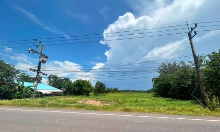 ขายที่ดิน - ขายที่ดินบ้านพระทำเลดี 7 ไร่ ติดถนนเส้น2001 ใกล้โรบินสันเพียง7กม. อ.เมืองปราจีนบุรี