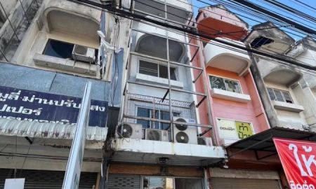 ขายอาคารพาณิชย์ / สำนักงาน - ขายด่วน! อาคารพาณิชย์ 4 ชั้น ทำเลทองติดถนนเชียงใหม่-หางดง ขาเข้าเมืองเชียงใหม่ โอกาสสร้างกำไรที่นักลงทุนตามหา!