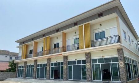 ให้เช่าอาคารพาณิชย์ / สำนักงาน - 44ตร.วา. ใกล้โกลบอลเฮ้าส์ หนองหาน 400 ม. อุดรธานี อาคารพาณิชย์ 2 ชั้น 6คูหา 2นอน 2น้ำ