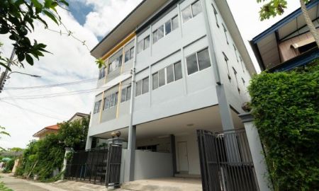 ขายทาวน์เฮาส์ - ขายทาวน์โฮม 3 ชั้น สร้างเอง ซอยบางกร่าง 52 ราชพฤกษ์ บางศรีเมือง วงเวียนพระราม 5