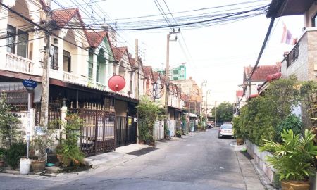 ให้เช่าทาวน์เฮาส์ - ให้เช่าทาวน์เฮ้าส์ นวมินทร์ 135 32/271 18 ตรว. 2 ชั้น 2 ห้องนอน 2 ห้องน้ำ 1 ห้องครัว แอร์ 3 ตัว 8000 บ.